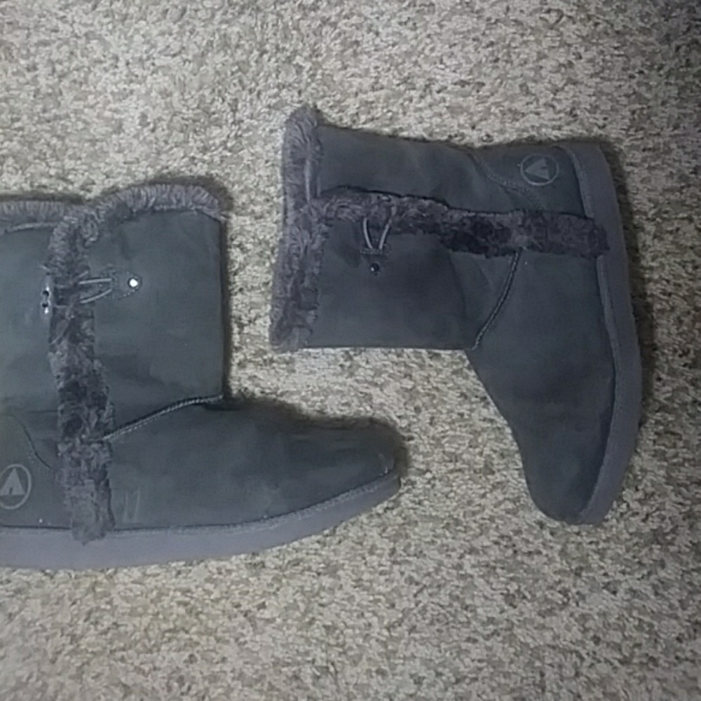 Grey boots